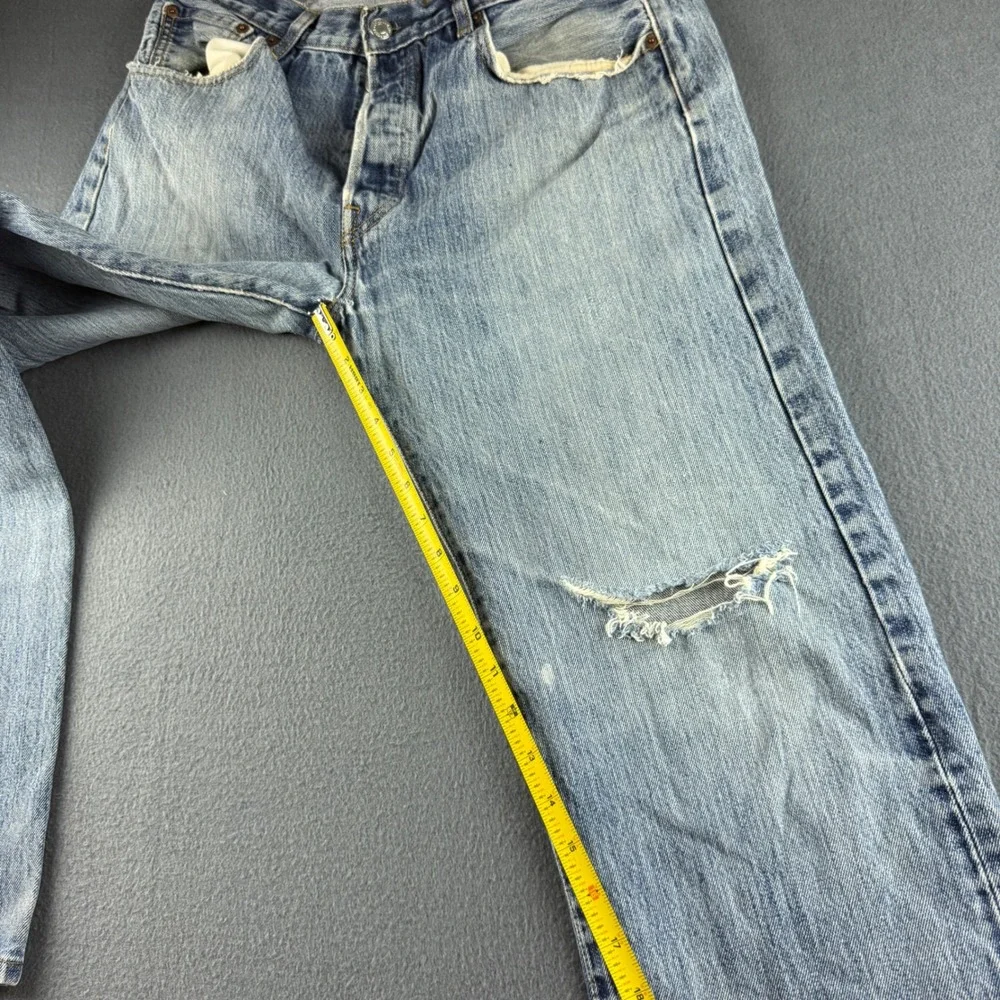 Levis 501 Jeans Men's 34x34 (Fits 32x32) Blue Button Fly Straight Leg Regular